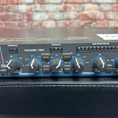 dbx 1066 Dual-Channel Compressor / Limiter / Gate 2010s - Black image 4