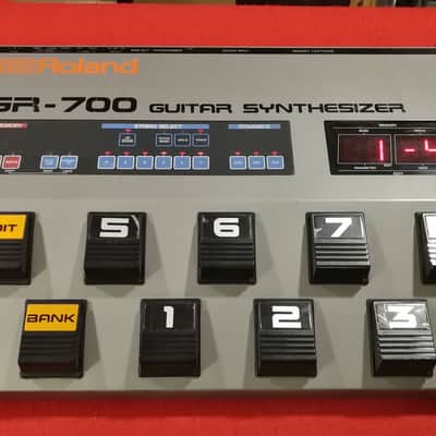 Roland Gr 700 Guitar Synthesizer
