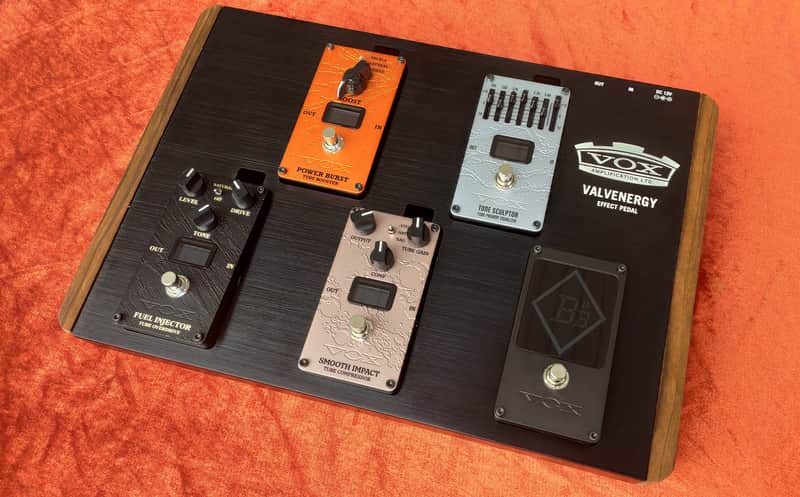VOX VE-EXHB loaded pedalboard with 5 VOX effect pedals from the new fancy Valvenergy series with ,,Nutube" technology* Tube overdrive/Tube booster/Tube preamp EQ/Tube compressor/Tuner pedal*very rare board/was for VOX dealers only*list price 1199€ image 1