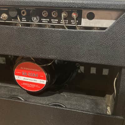 Fender Deluxe Reverb 2-Channel 22-Watt 1x12" Guitar Combo 1966 - Black Panel image 7