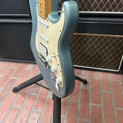 *2001 MIM* Fender Standard HSS Stratocaster Blue Agave image 4