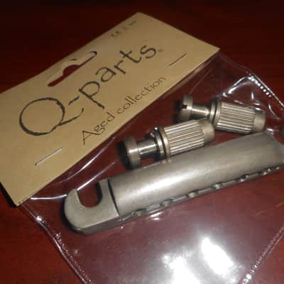 Q Parts Aged Collection Bar Tailpiece For Vintage Les Paul   Distressed Nickel