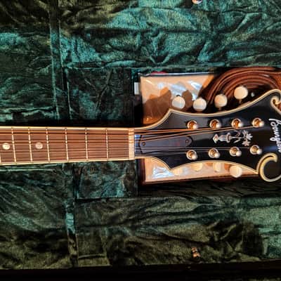 Bourgeois Guitars M5-F-BT, Bourgeois M5-F black top f- style mandolin- aged tone Adirondack/ European maple. 2025 - High gloss finish. Bourgeois M5-F black top f- style mandolin- aged tone Adirondack/ European maple. Mint condition. image 9