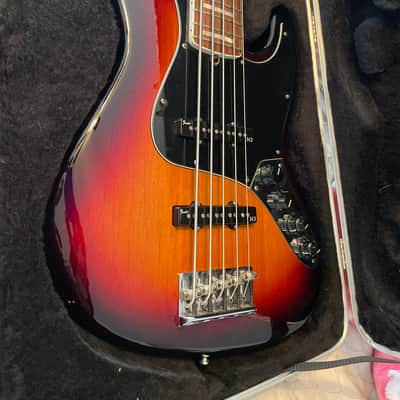 Fender American Deluxe Jazz Bass V with Rosewood Fretboard 2010 - 2016 - 3-Color Sunburst image 4