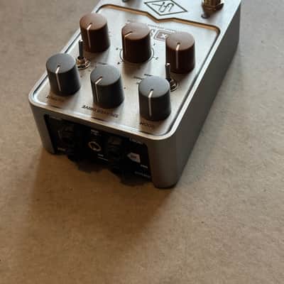 Universal Audio OX Stomp Dynamic Speaker Emulation Guitar Pedal image 2