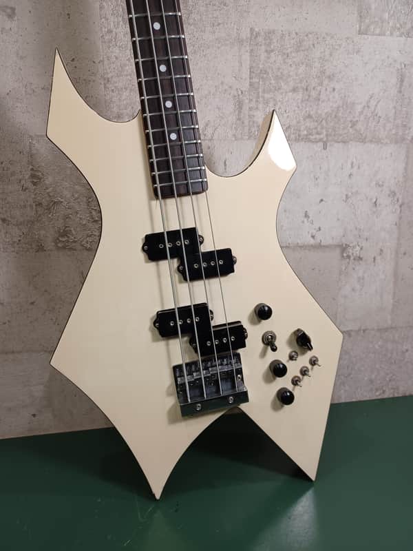 B.C. Rich Warlock Bass Nikki Sixx Motley Crue 80's White NJ MIJ