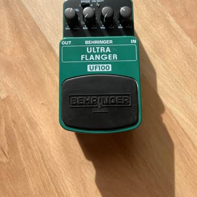 Behringer UF100 Ultra Flanger 2000s - Green imagen 3