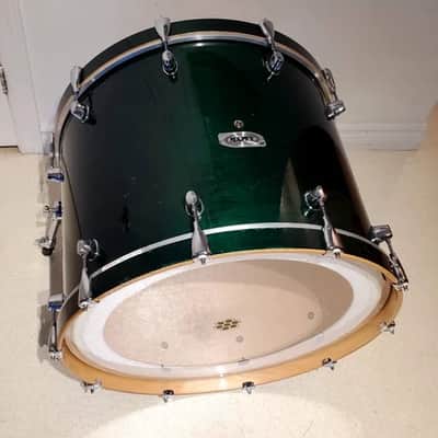 MAPEX "M" 22"x18" Bass Drum - Emerald Green Fade - Save $ image 3