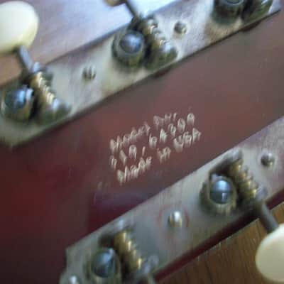 Silvertone 319 1960 - Sunburst image 9