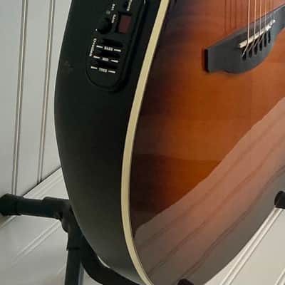 Ovation CS24-1-G  Celebrity CS Standard Mid Cutaway image 4