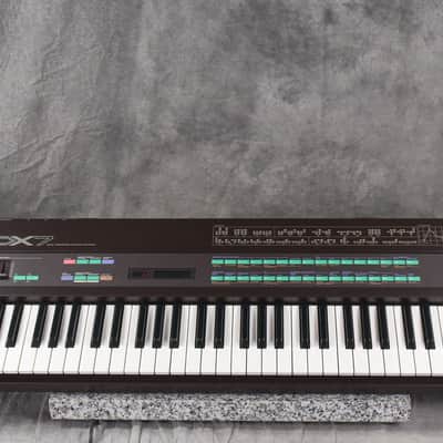 YAMAHA DX7 Digital Programmable Algorithm Synthesizer in Very Good Condition