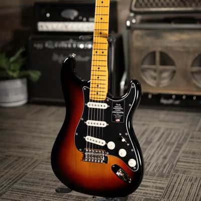 Fender American Professional Classic Stratocaster Electric Guitar - 3-Color Sunburst with Gig Bag image 3