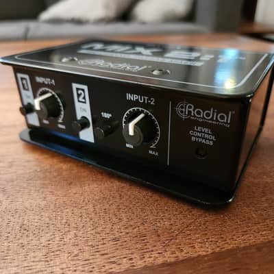 Radial Mix 2:1 Passive Stereo Summing Mixer, black image 2
