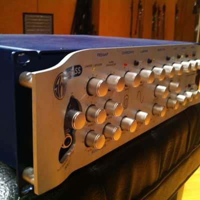 SWR Mo'Bass head image 3