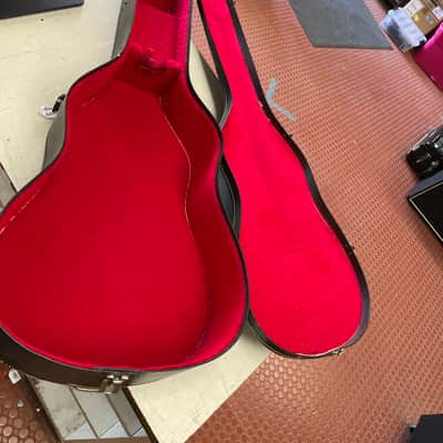 Gibson D Size chipboard case 1970,s - Black/red lining image 2
