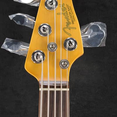 Fender American Professional II Precision Bass V Rosewood Fingerboard Olympic White image 3