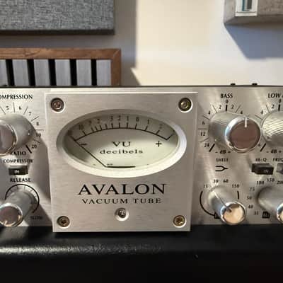 Avalon VT-737sp Vacuum Tube / Discrete Preamplifier, Opto Compressor & EqualizerChannel Strip 2010s - Silver image 3