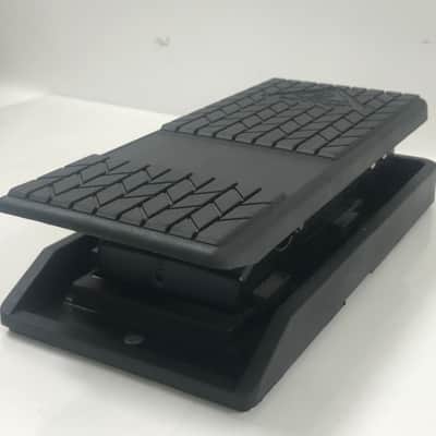 Behringer Pedal image 2