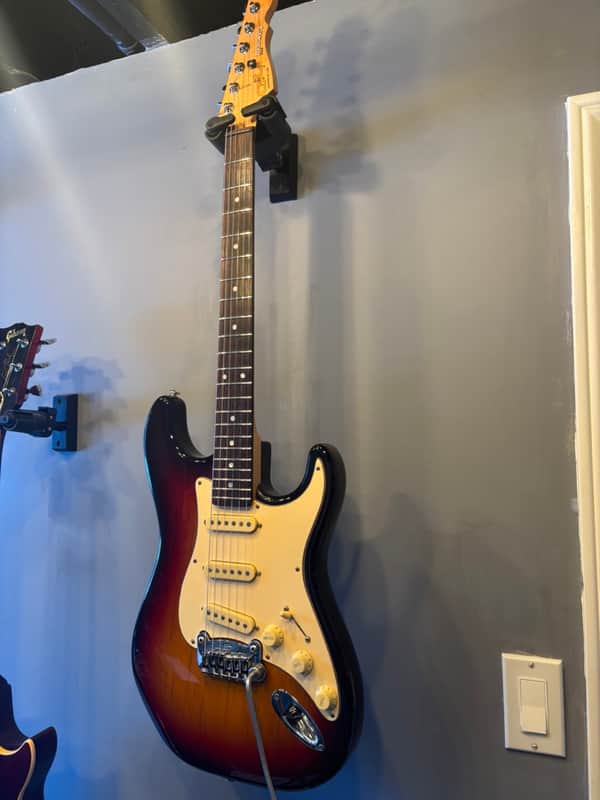 G&L Legacy 2002 - sunburst image 1