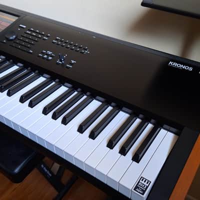 Korg KRONOS 2 88-Key Digital Synthesizer Workstation 2014 - Present - Black/Wood image 2