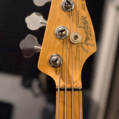 Fender American Standard Jazz Bass with Maple Fretboard 2008 - 2016 - Olympic White image 2