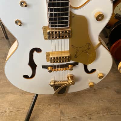 Gretsch White Falcon - White image 1