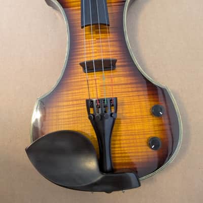 Fender FV-3 Deluxe Electric Violin Sunburst with Hard Case Bow & Accesories image 8