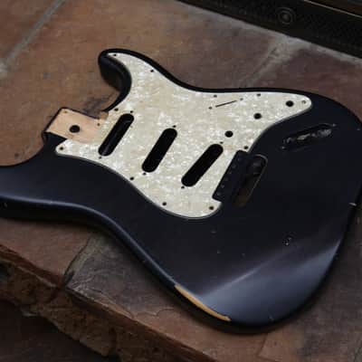 Allparts Stratocaster Body Black Aged Relic Nitrocellulose Lacquer Fender Licensed Strat image 17