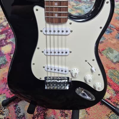 Squier Stratocaster - Black image 2