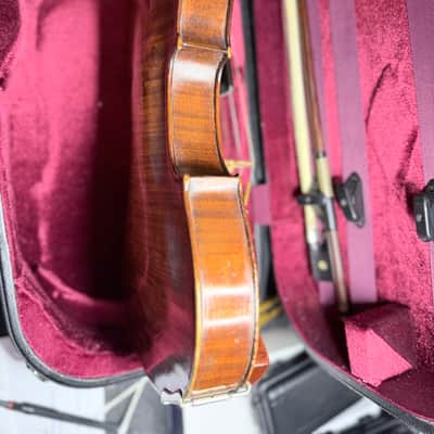 Antique Jacobus Stainer-Style Full-Size Violin – 1635 Label, Bow & Case Antique Jacobus Stainer-Style Full-Size Violin – 1635 Label, Bow & Case Unknown  - warm amber-brown finish, attractive figured maple back and sides image 7