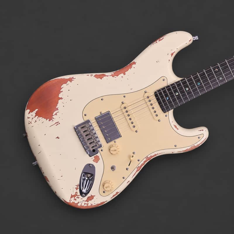 Dhatarattha HSS Strat-Style – Cream Nitro Relic