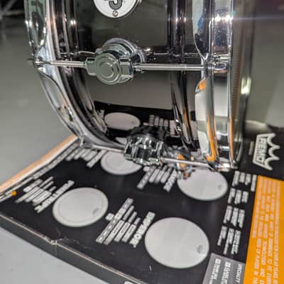 DW Design Series 6.5x14" Black Nickel Over Brass Snare Drum 2017 - Present - Black Nickel Over Brass image 4