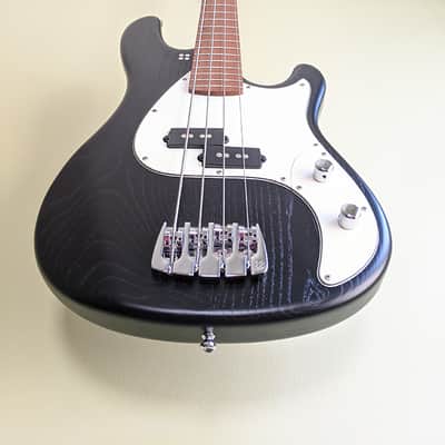 Sandberg California VS4 Lionel 30″ Short Scale Bass, Roasted Maple Neck 2020 Matte Black, Soft Aged image 2
