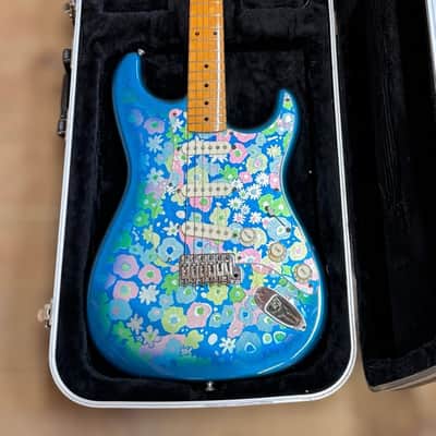 Gorgeous 1993 Fender  Stratocaster - Blue Flower Ltd Edition Made in Japan & Hard Case image 12
