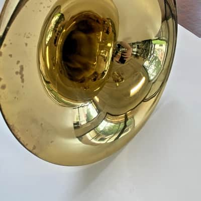 Very Clean Used Holton H602 Single F French Horn in Yellow Brass, Lacquered; with Case,Mouthpiece image 7