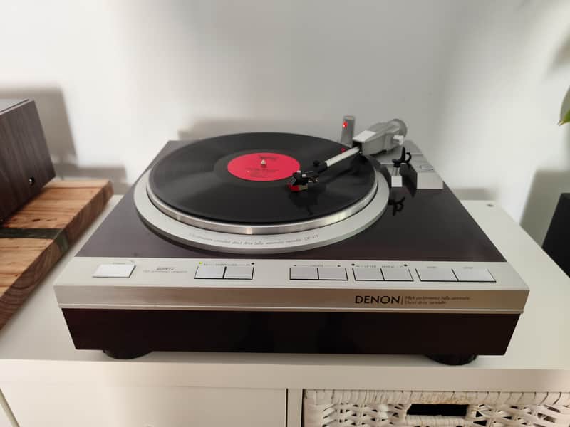 Denon DP 47F Turntable Quartz Automatic image 1