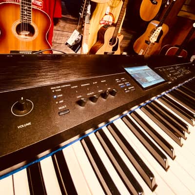 Korg KROME 88-Key Synthesizer Workstation 2010s - Black image 2
