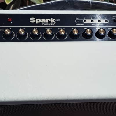 POSITIVE GRID SPARK 40 40-WATT 2X4" MODELING GUITAR COMBO AMPLIFIER image 2