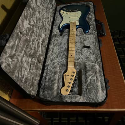Fender 2018 SkyBurst Metallic American Elite Stratocaster image 4