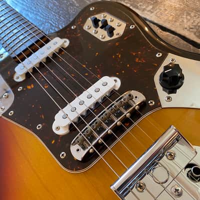 Fender Jaguar 1966 Reissue CIJ R-Serial 2004-2005 Three Tone Sunburst image 10