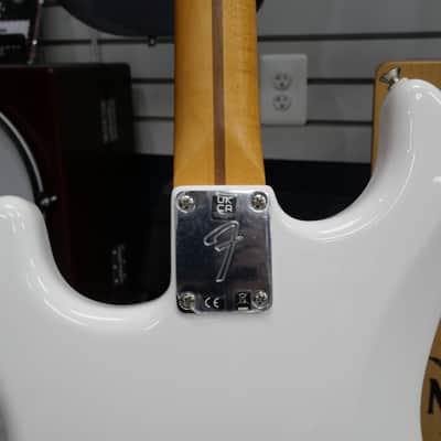 Fender Player II Stratocaster Polar White Maple Fingerboard image 10