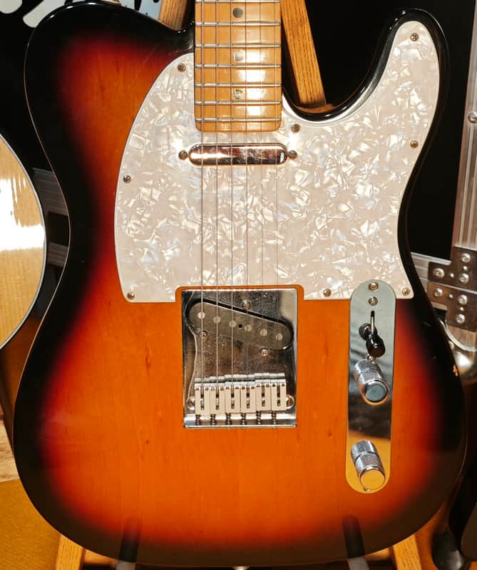 Fender American Standard Telecaster with Maple Fretboard 1998 3 Color Sunburst image 1