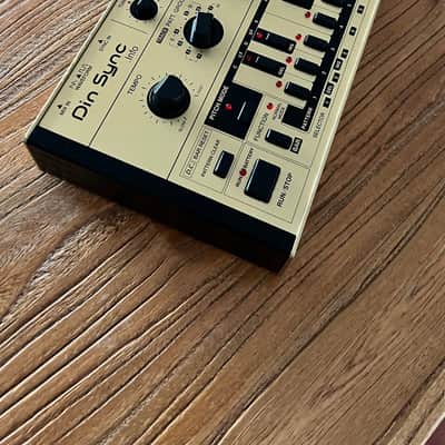 Dinsync RE-303 Bass Line 2023 - Gold / Black image 2