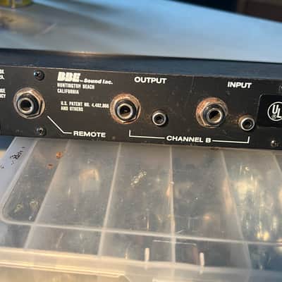 BBE 422A Sonic Maximizer with rack mount bolts & washers. image 6