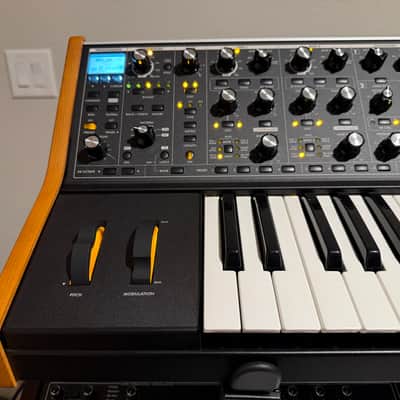 Moog Subsequent 37 Analog Synth 2017 - Present - Black image 2