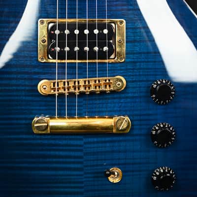 Hamer Studio Archtop Double Cut from 1993 in Translucent Blue with original Hardcase image 5