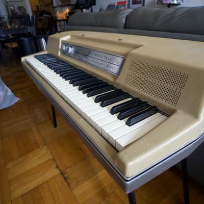 Wurlitzer 200 64-Key Electric Piano 1968 - 1974 - Beige image 1