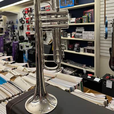 Bach Stradivarius Pro 190S37 - Silver plated finish image 3