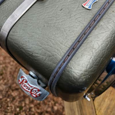 OneManBandDrumCo. The Wolves 16inch OMBDrumCo. Vintage Suitcase Drum Kick Drum Bass Drum Pearl Forum Series Drum image 7