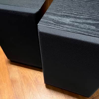 US-Made 90's JBL G200 bookshelf speakers (pair) in black image 2